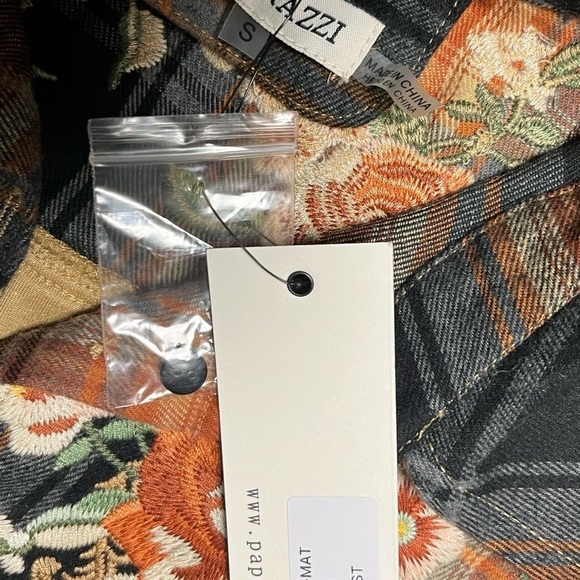 Plaid velvet back embroidered blouse nwt by Paparazzi - Picture 13 of 16